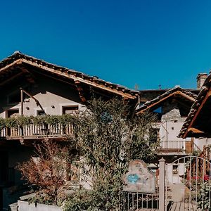 Au Coeur Du Village Chambres D'Hotes & Spa